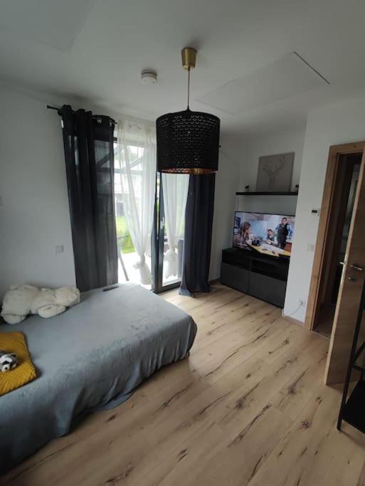 Schoene Wohnung Mit Terrasse Und Parkplatz Velden am Wörthersee Esterno foto