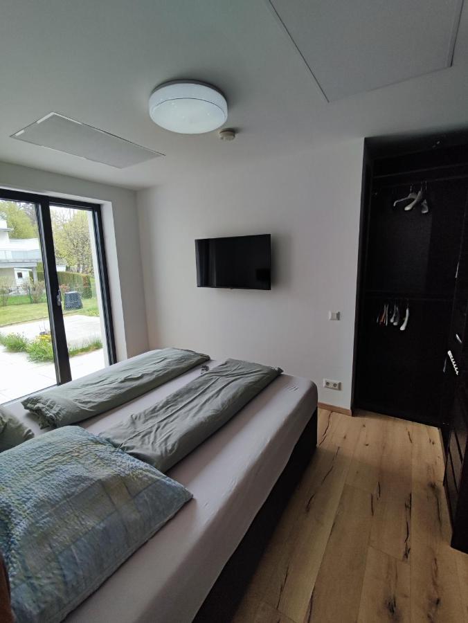 Schoene Wohnung Mit Terrasse Und Parkplatz Velden am Wörthersee Esterno foto