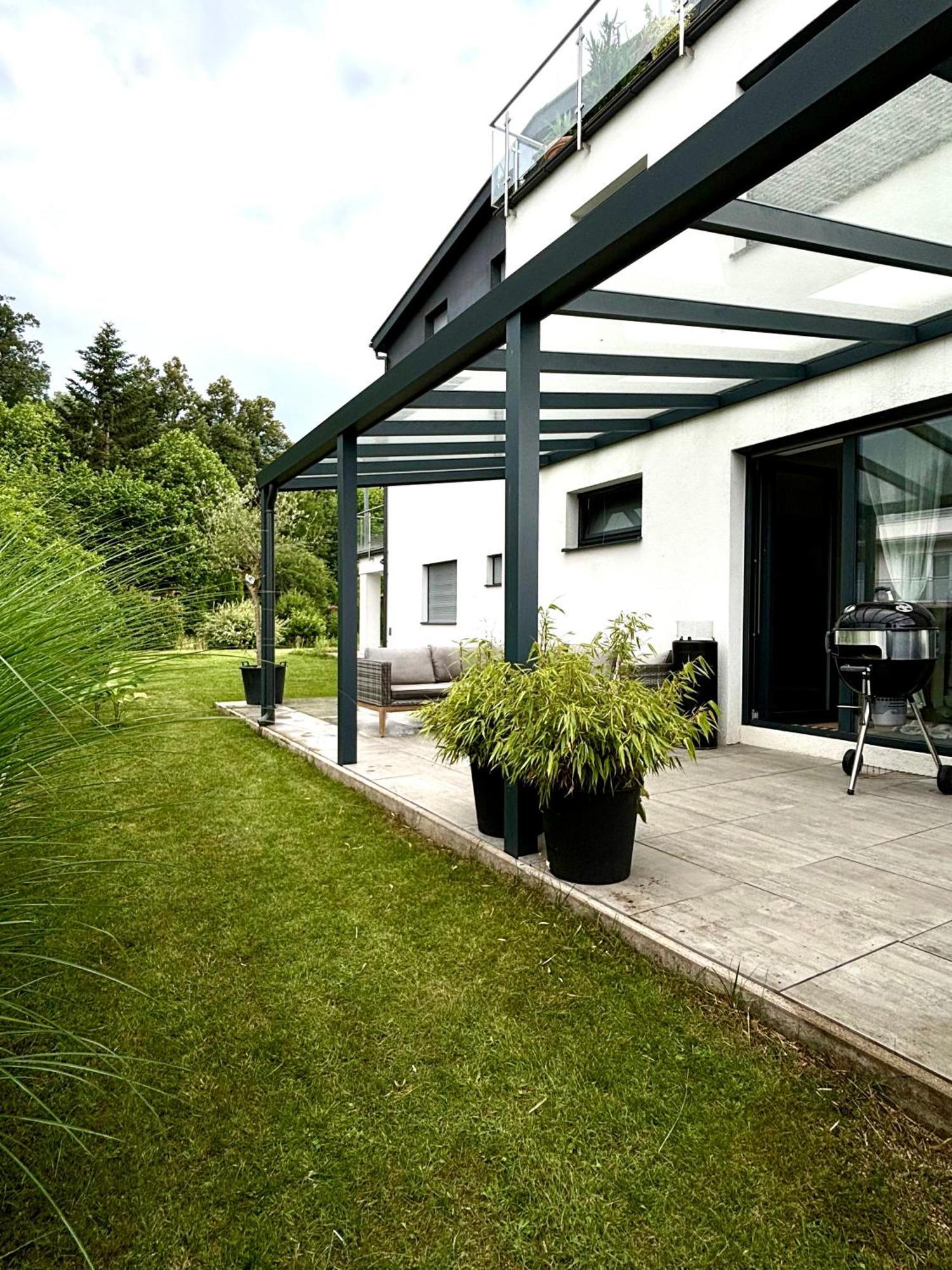 Schoene Wohnung Mit Terrasse Und Parkplatz Velden am Wörthersee Esterno foto