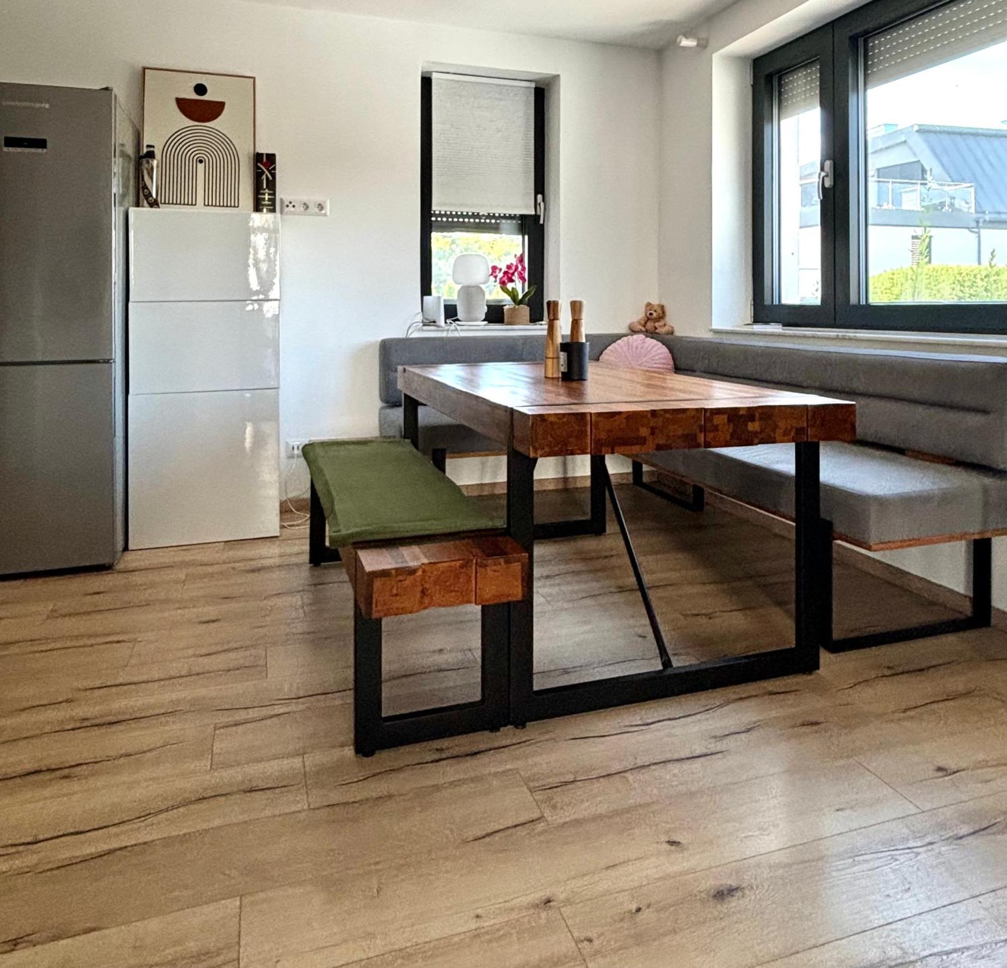 Schoene Wohnung Mit Terrasse Und Parkplatz Velden am Wörthersee Esterno foto