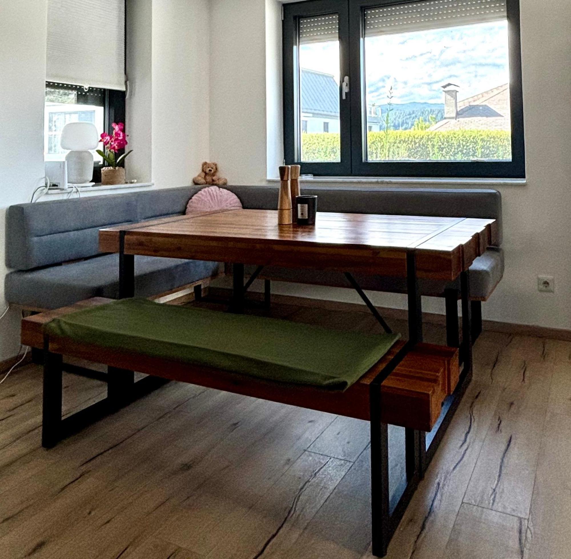 Schoene Wohnung Mit Terrasse Und Parkplatz Velden am Wörthersee Esterno foto