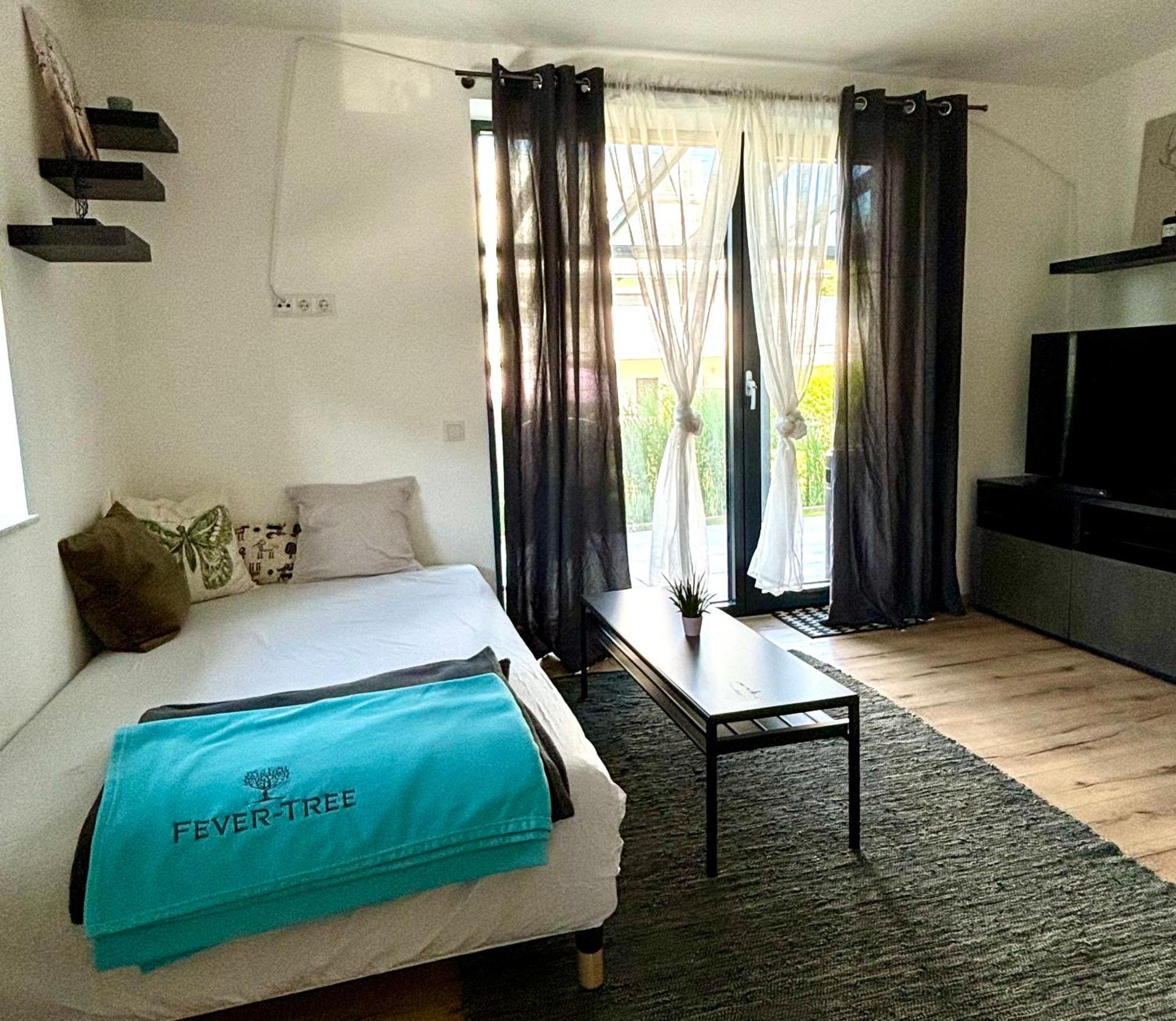 Schoene Wohnung Mit Terrasse Und Parkplatz Velden am Wörthersee Esterno foto